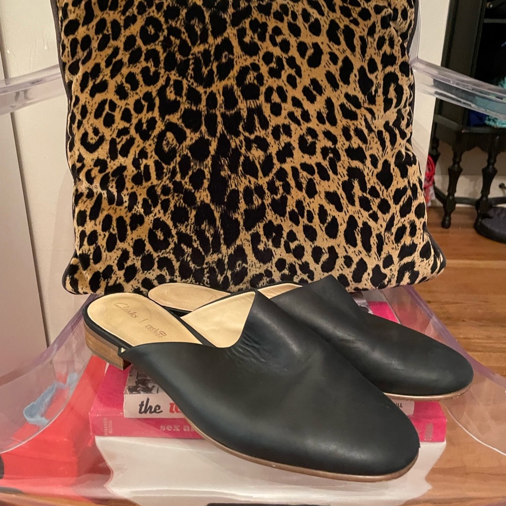 Clark’s Pure Blush Leather Mules